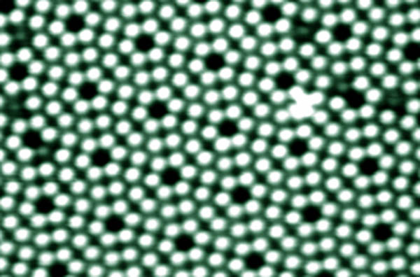 The famous (7x7) reconstruction of the Si (111) surface obtained by Alexandra Evstigneeva